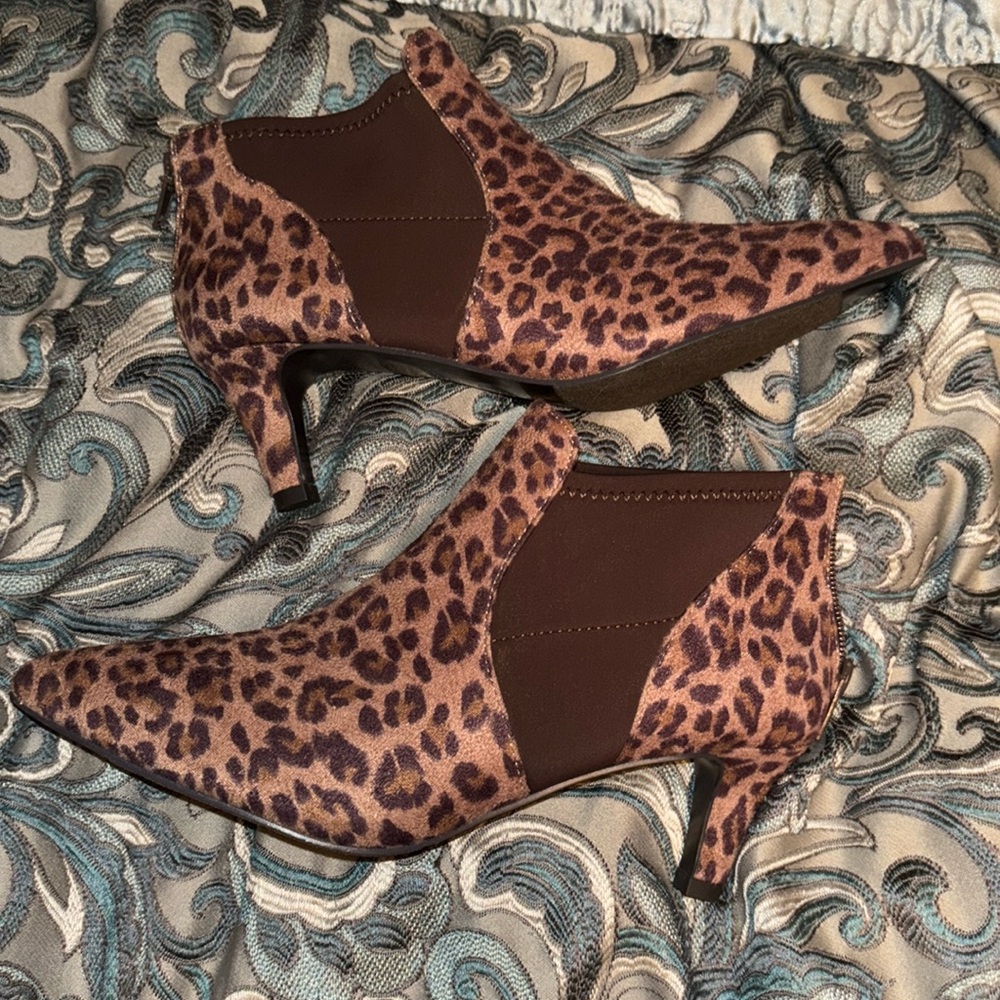Easy Street Heeled Boots Perfect Condition